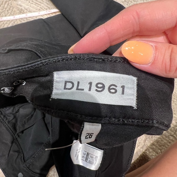 DL1961 Florence Instasculpt Black Skinny Jeans Size 26 short - Picture 4 of 6